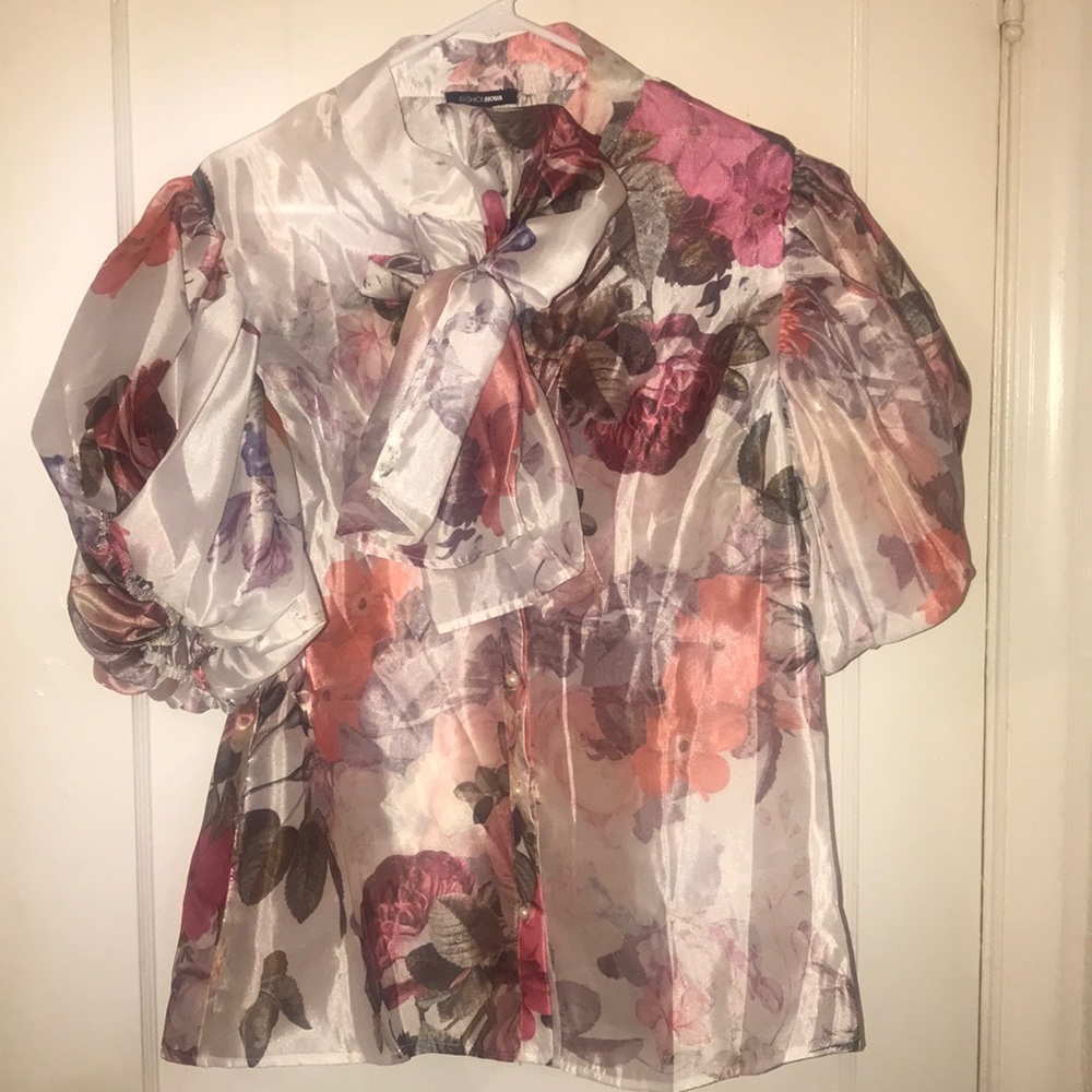 Floral print top size 2xl I bought it way too big